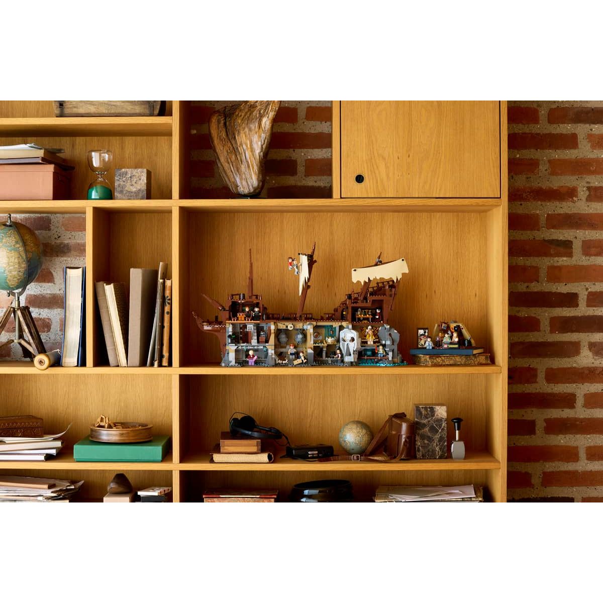 LEGO 40773 - De Goonies: De Zolder van de Familie Walsh