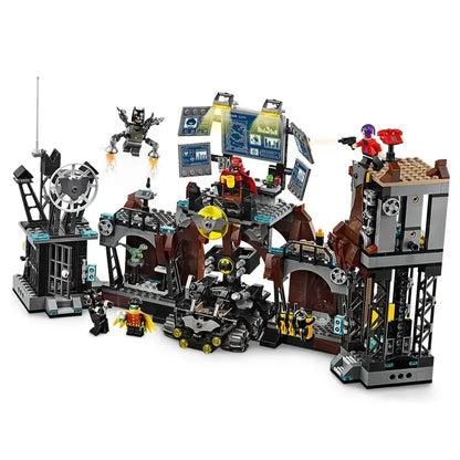 LEGO 76122 - Batcave Invasie Clayface